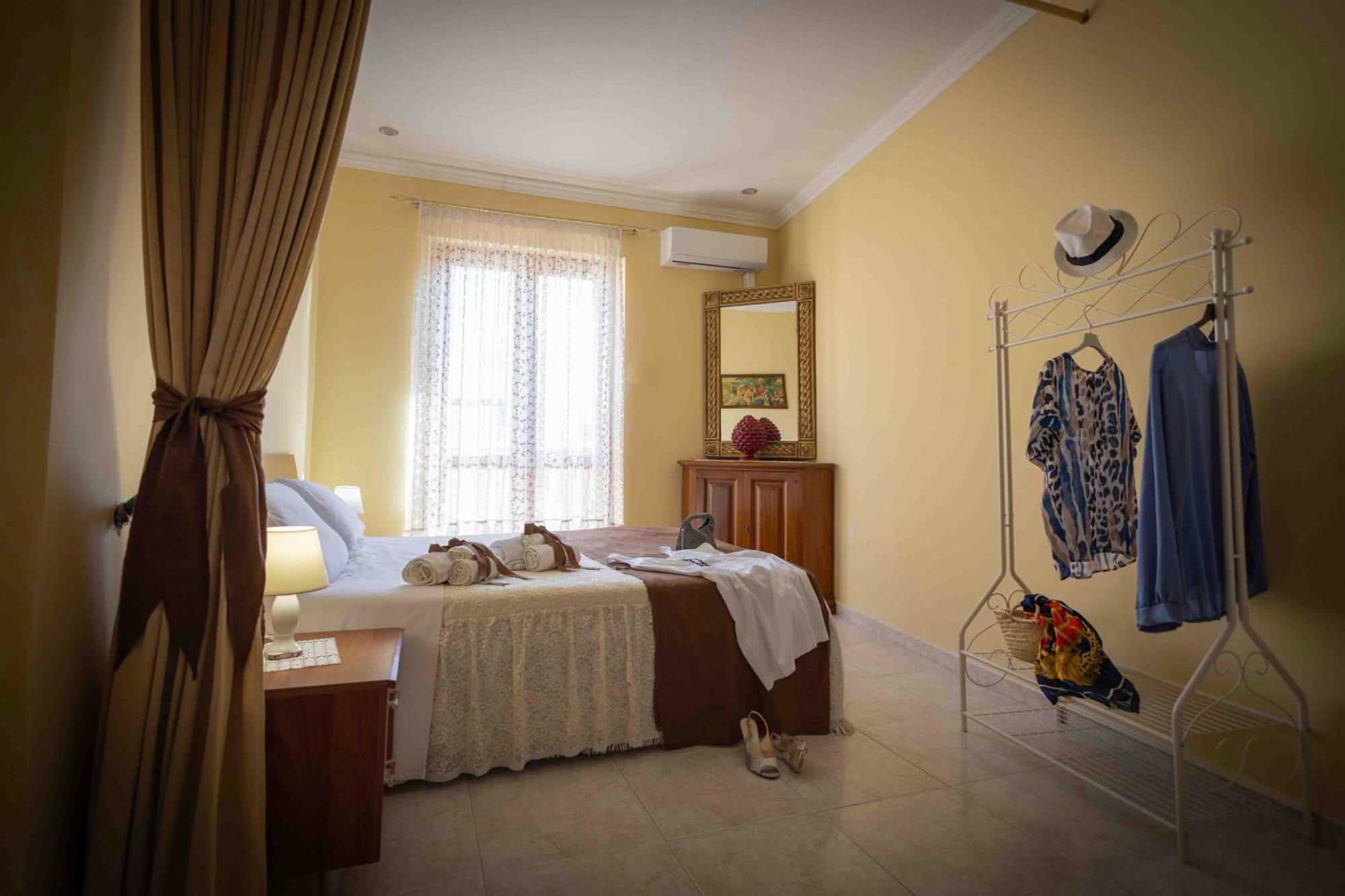 Sunshine Apartments 特拉佩托 外观 照片
